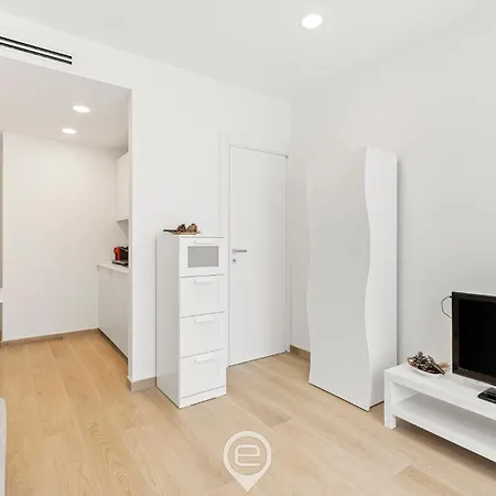 Estay - Archihouse Seafront - Aircon - Wifi - Terrace 아파트 *