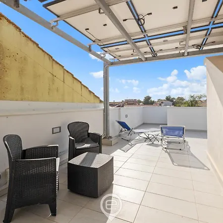 Estay - Archihouse Seafront - Aircon - Wifi - Terrace 아파트