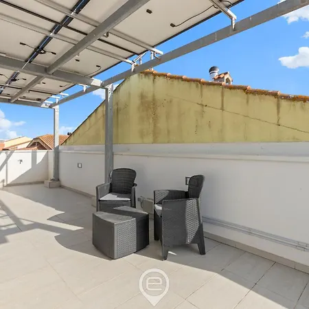 Archihouse Seafront Apartment Torre Grande